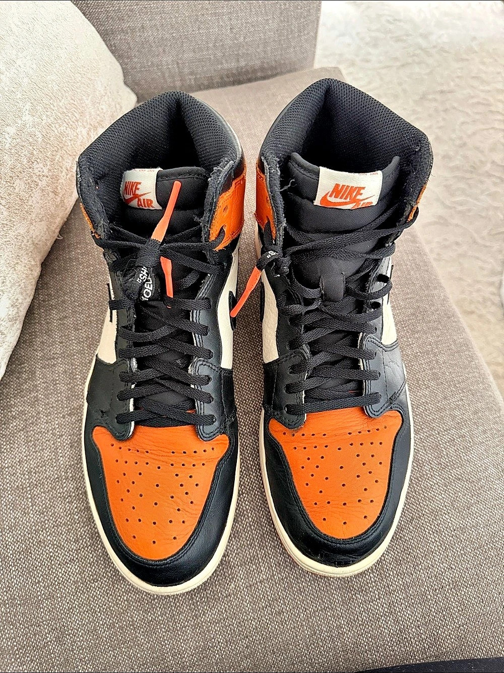 Nike Air Jordan 1 Retro High OG Shattered Backboard Sneakers Orange & Black - Picture 3 of 5